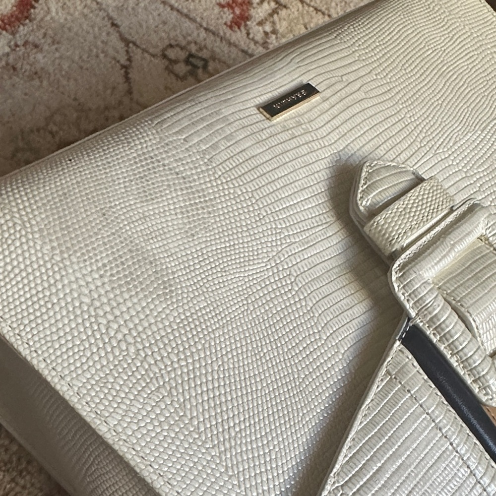 Brahmin Cream Satchel with Bamboo-Style Handle and Navy/Tan Trim - Picture 9 of 9